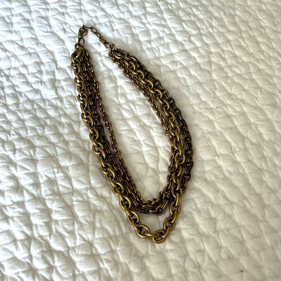 Versatile tortoise shell brushed gold link necklace. - Picture 3 of 6